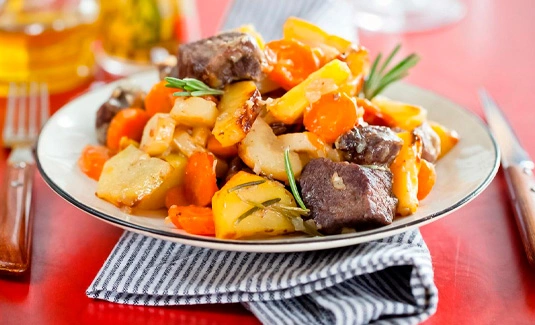 Жаркое из бараньей лопатки с овощами