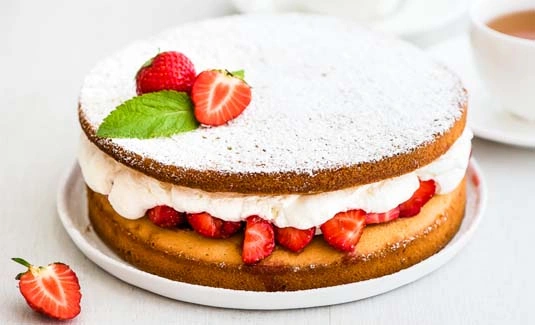 Рецепт торта с клубникой и сливками