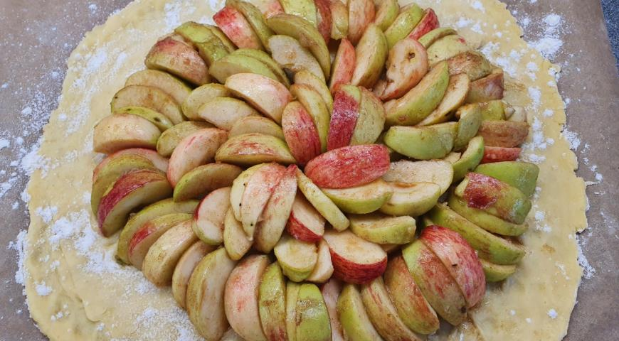 Пирожное французское с яблоками