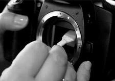 Для чего нужна чистка сенсора фотокамеры и методы очистки