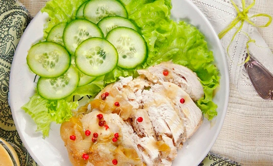 Куриная грудка в горчичном соусе с яблоками 