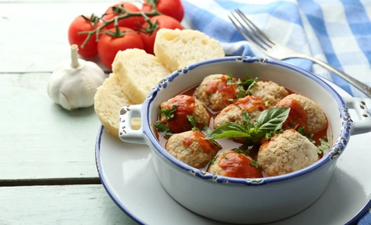 Рецепт тефтелей из индейки с легким салатом