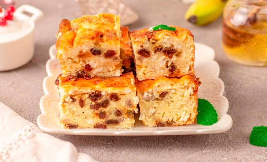 Запеканка творожная с изюмом и цукатами