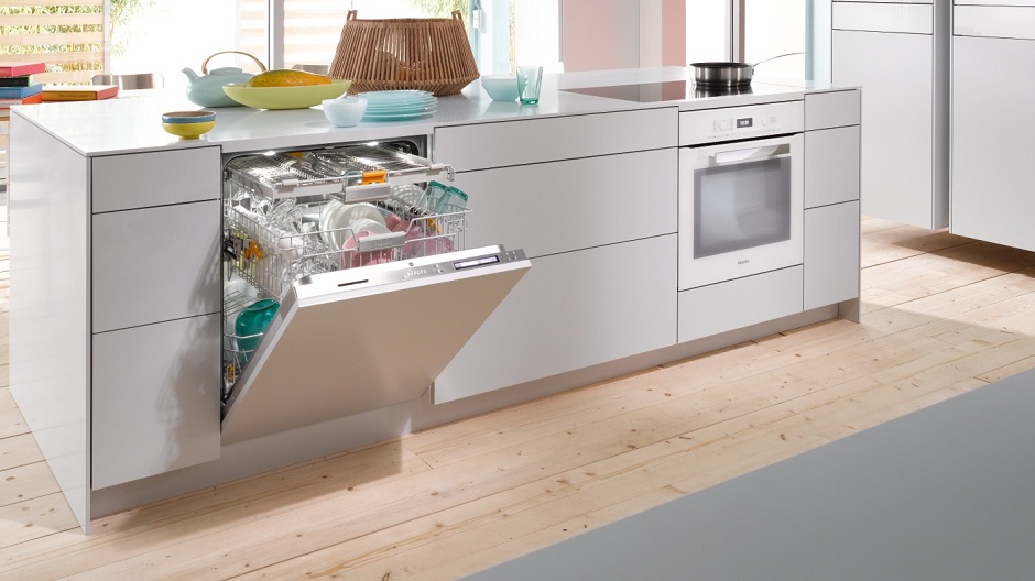 посудомоечная машина в интерьере кухни