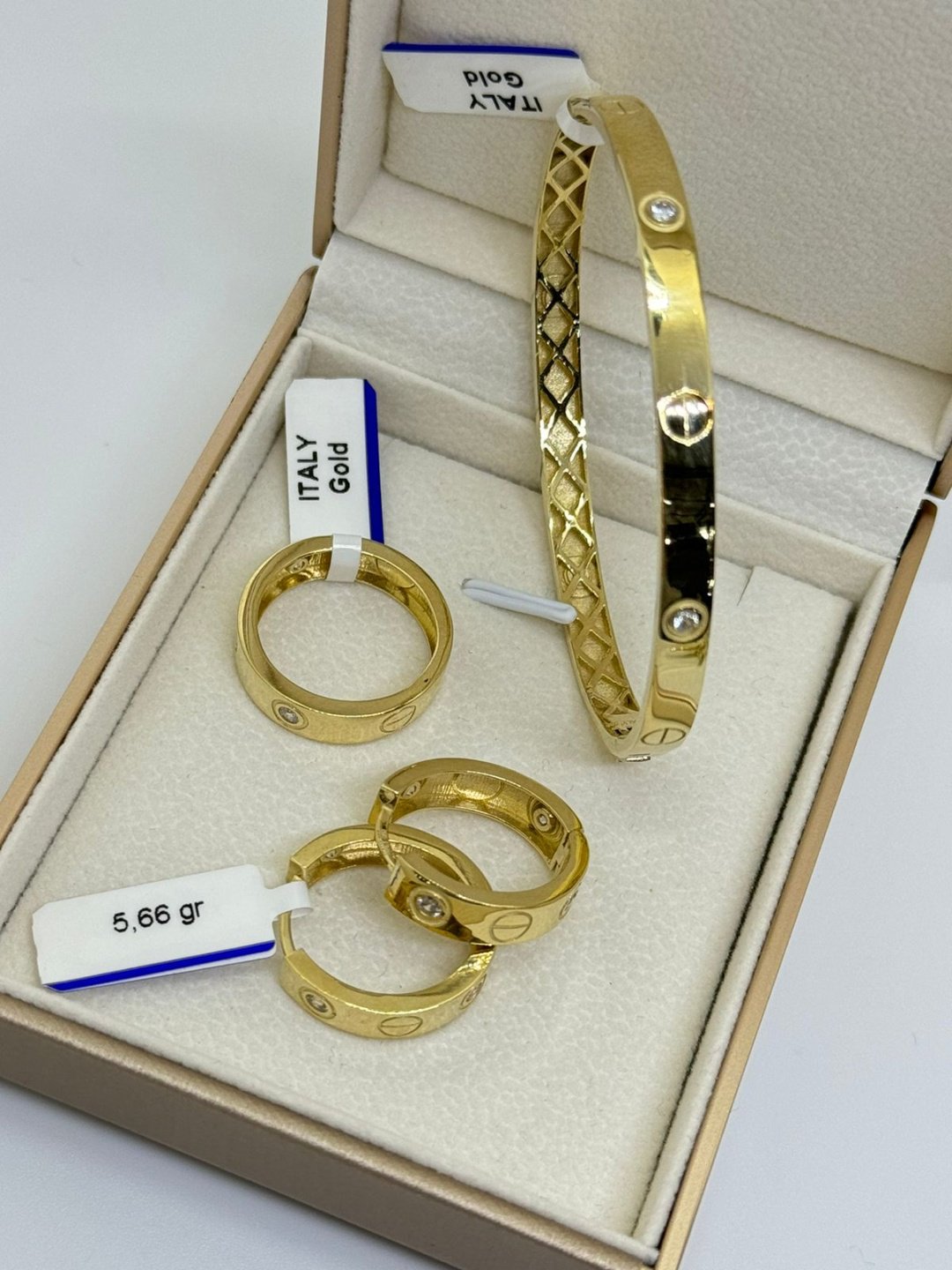 Exclusive Italy 4567 вес 15.52 г золото, без вставок купить,NaN