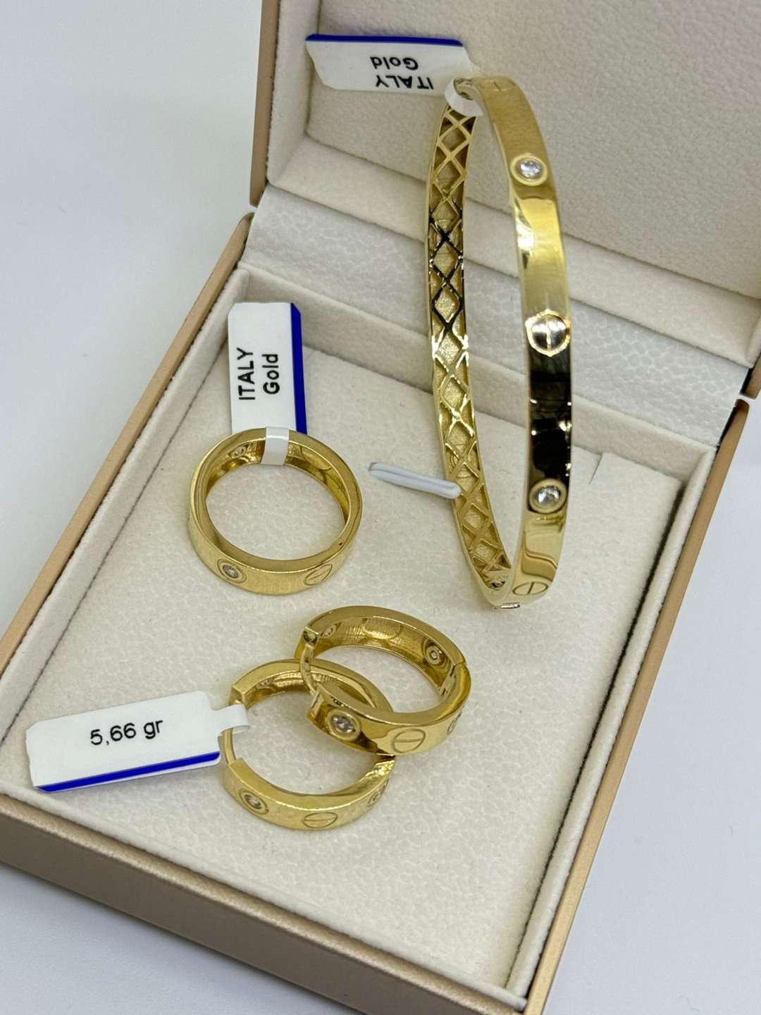 Exclusive Italy 4567 вес 15.52 г золото, без вставок купить,NaN