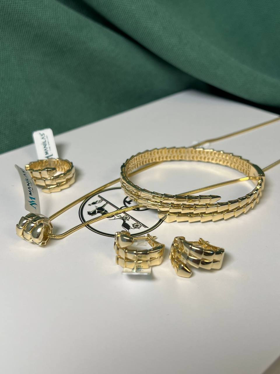 MANILAS GOLD 157 вес 30.66 г золото, без вставок купить,NaN