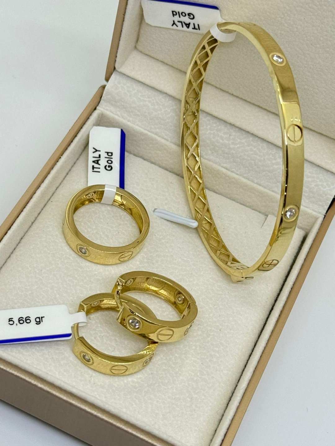 Exclusive Italy 4567 вес 15.52 г золото, без вставок купить,NaN