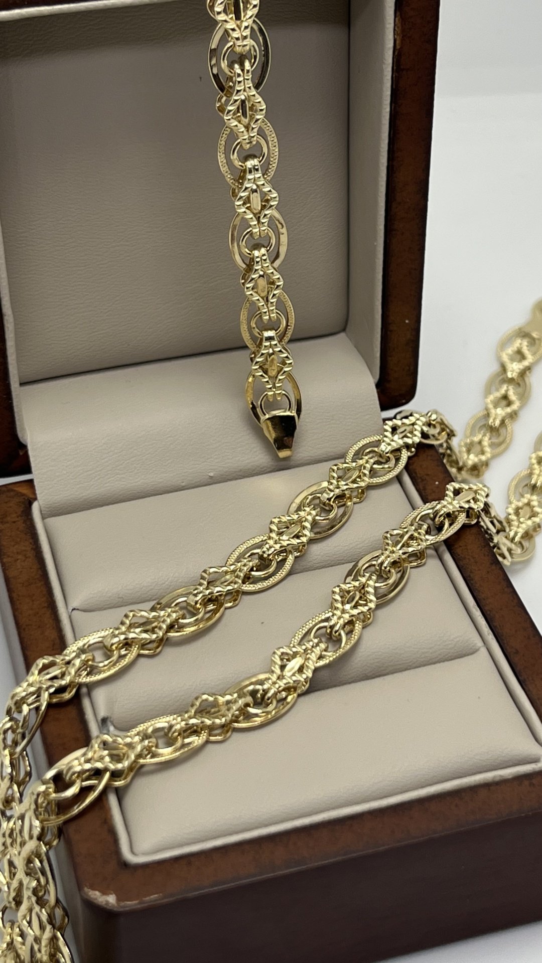 AIS COLLECTION Желтое Золото Италия 585 вес 21.2 г золото, без вставок купить,NaN
