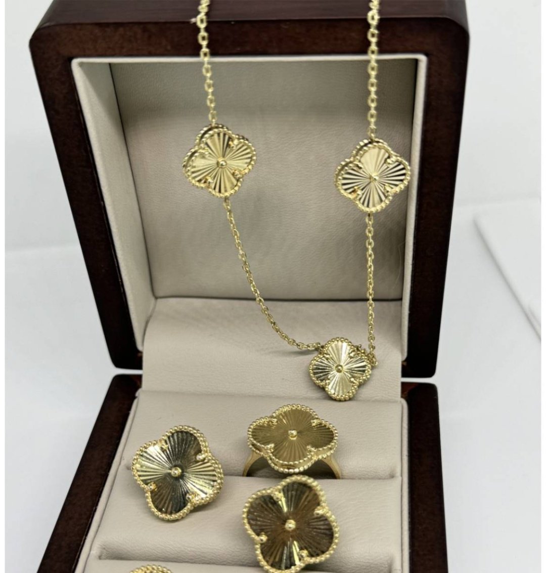 MIRSADO GOLD Zhadyra gold вес 13.45 г золото, без вставок купить,NaN