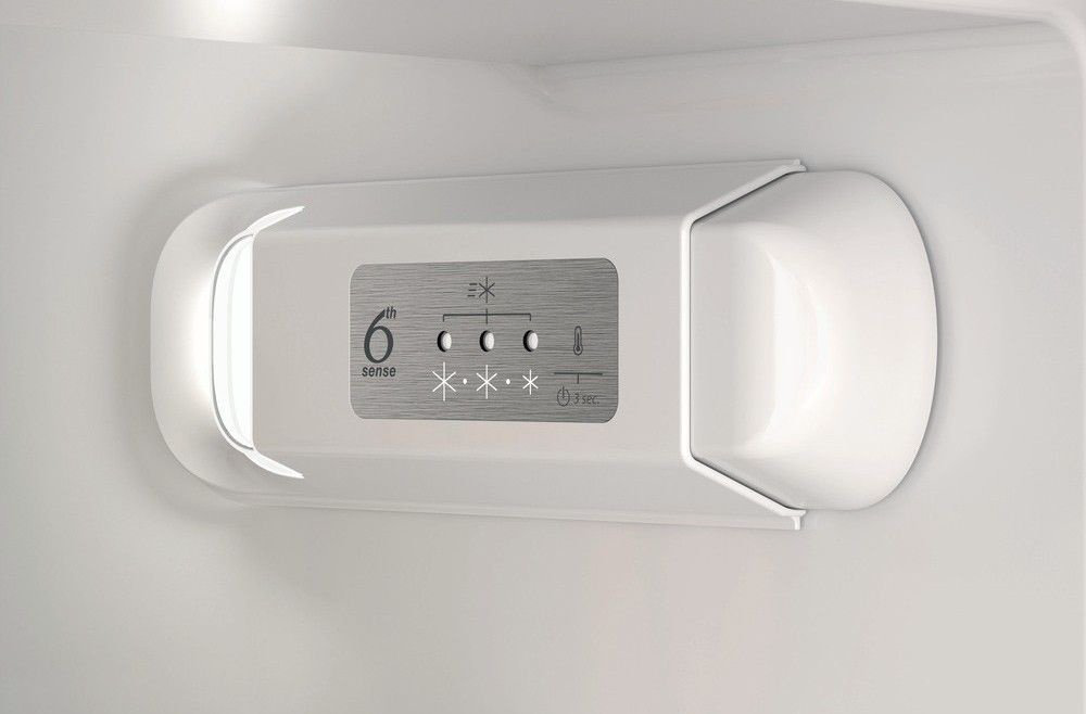 Холодильник Whirlpool WHC 18D 011C1SF белый купить,NaN