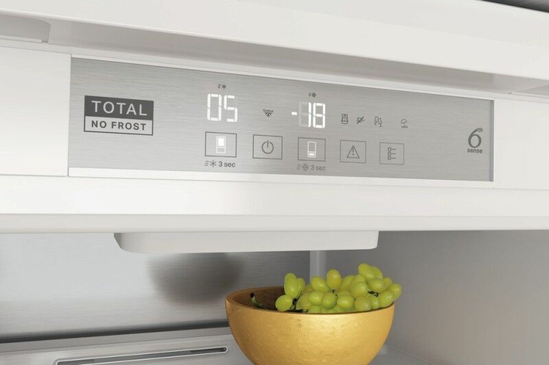 Холодильник Whirlpool WHC 20T 573 белый