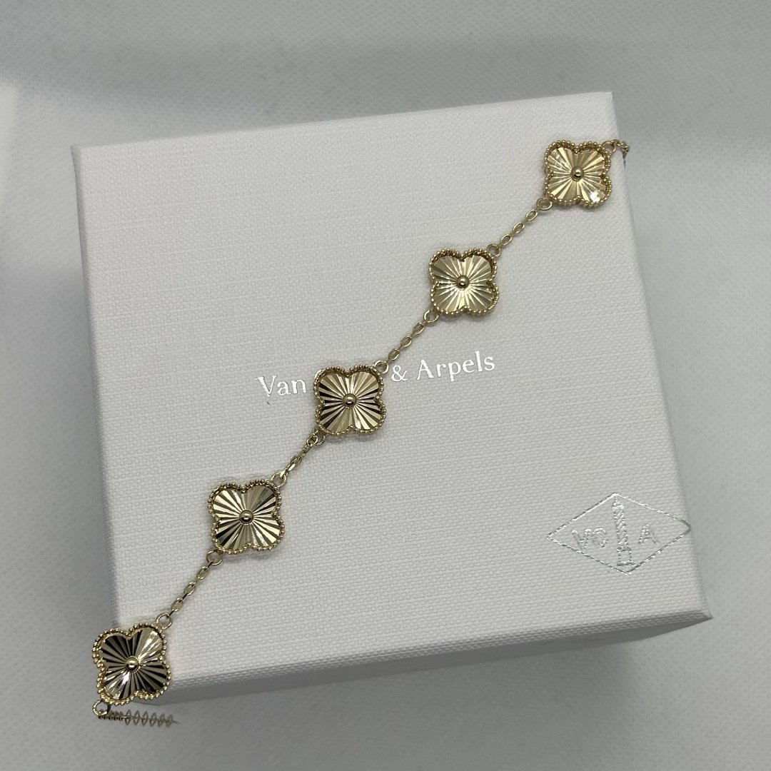 Браслет MANILAS GOLD ВанКлиф длина 19.5 см, вес 8.6 г золото, плетение якорное купить,NaN