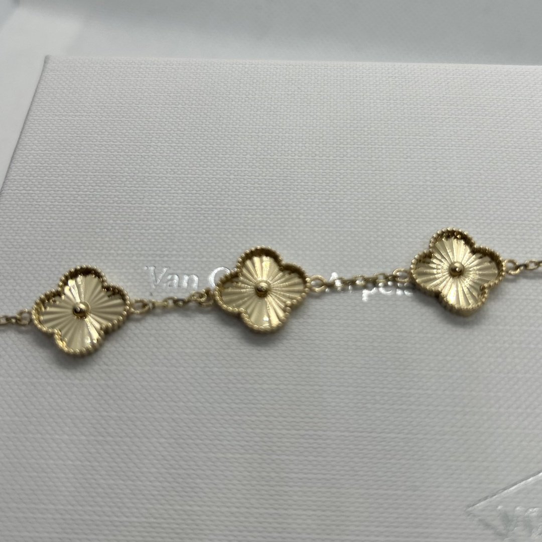 Браслет MANILAS GOLD ВанКлиф длина 19.5 см, вес 8.6 г золото, плетение якорное купить,NaN