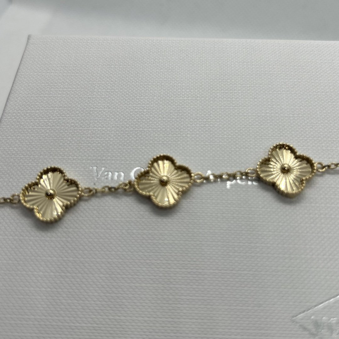 Браслет MANILAS GOLD ВанКлиф длина 19.5 см, вес 8.6 г золото, плетение якорное купить,NaN