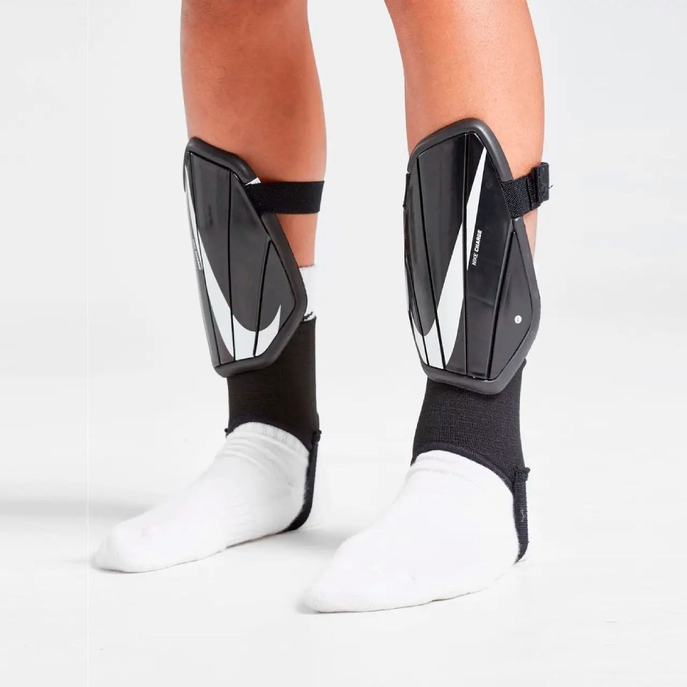 Щитки Nike CHRG GRD YOUTH SP2165-010 черный L