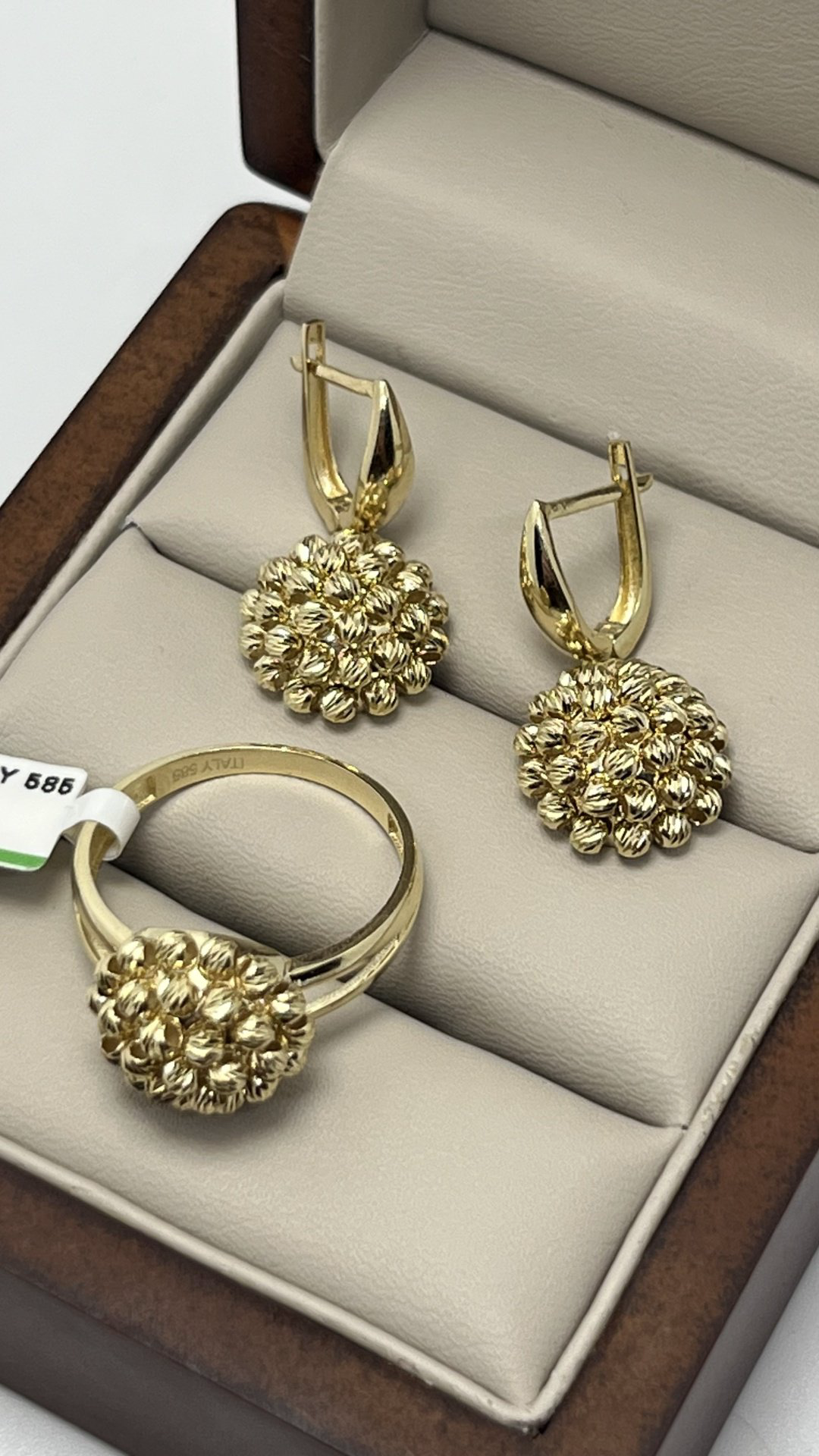 AIS COLLECTION Желтое Золото Италия вес 8 г золото, без вставок купить,600000