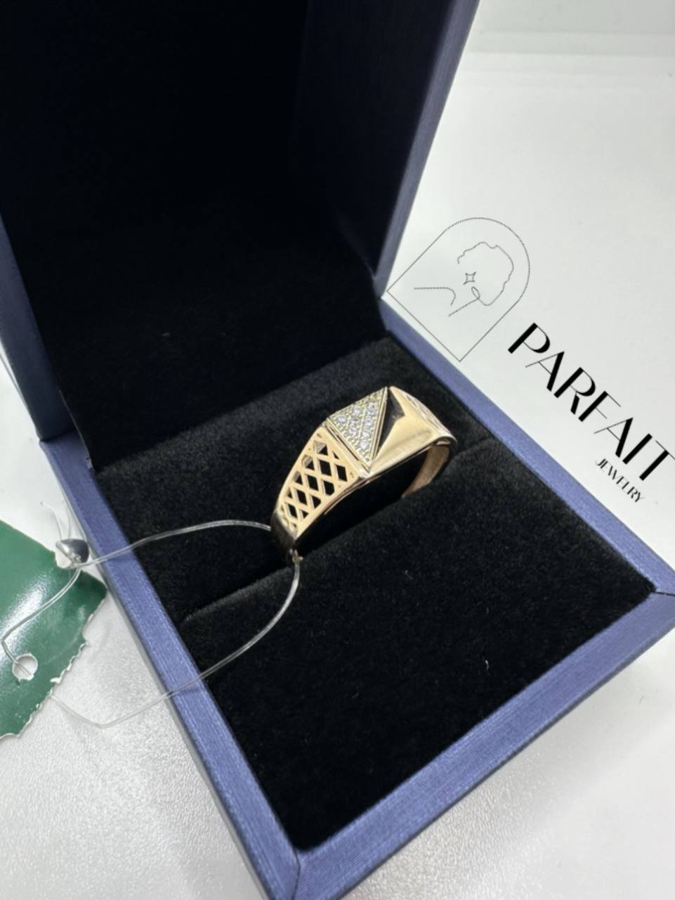 Кольцо PARFAIT JEWELRY Мужская печатка GFC_PJ_F_18 размер 21.5 вес 2.4 г золото, фианит купить,NaN
