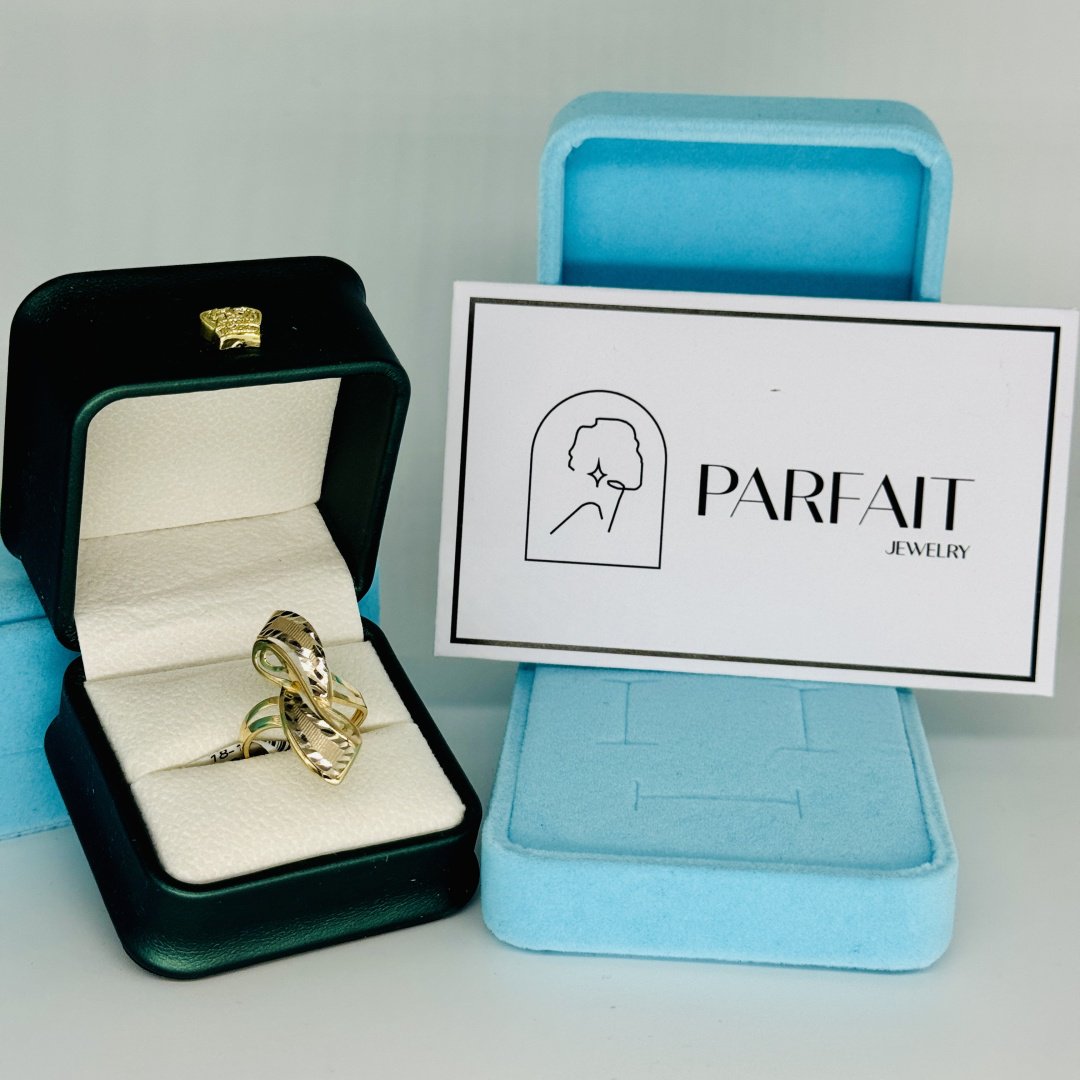 Кольцо PARFAIT JEWELRY PJ_Бантик_02 размер 18 вес 1.95 г золото, без вставок купить,NaN