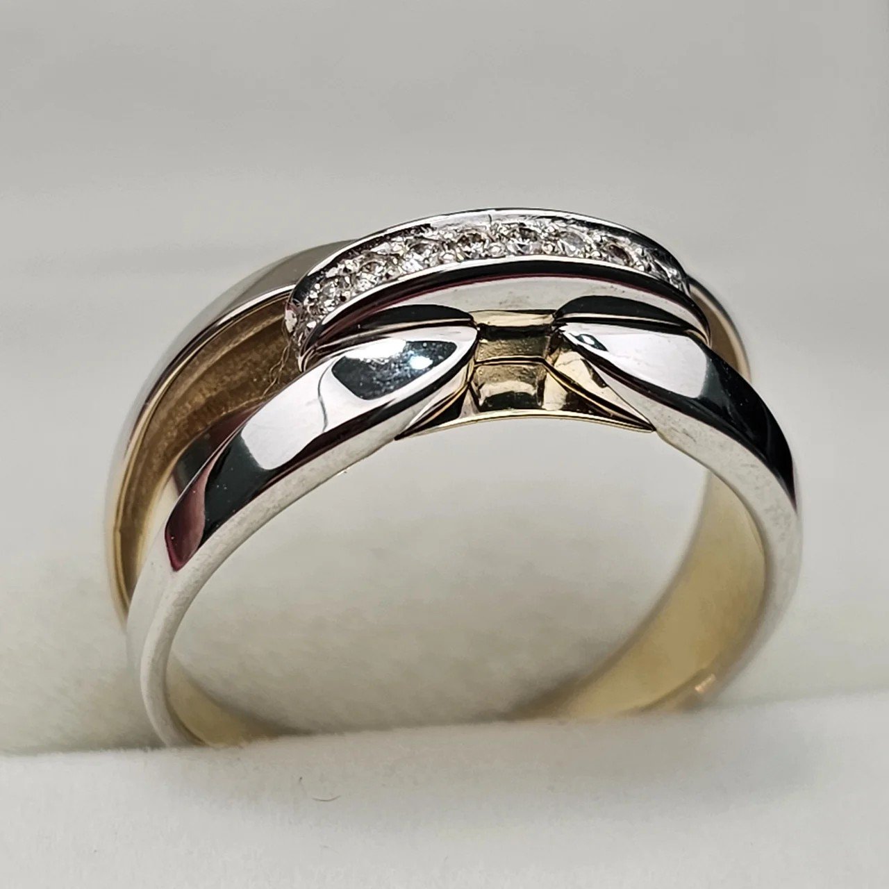 Кольцо Deimantas 108717910 18р 3,28гр 0,092ct. купить,NaN