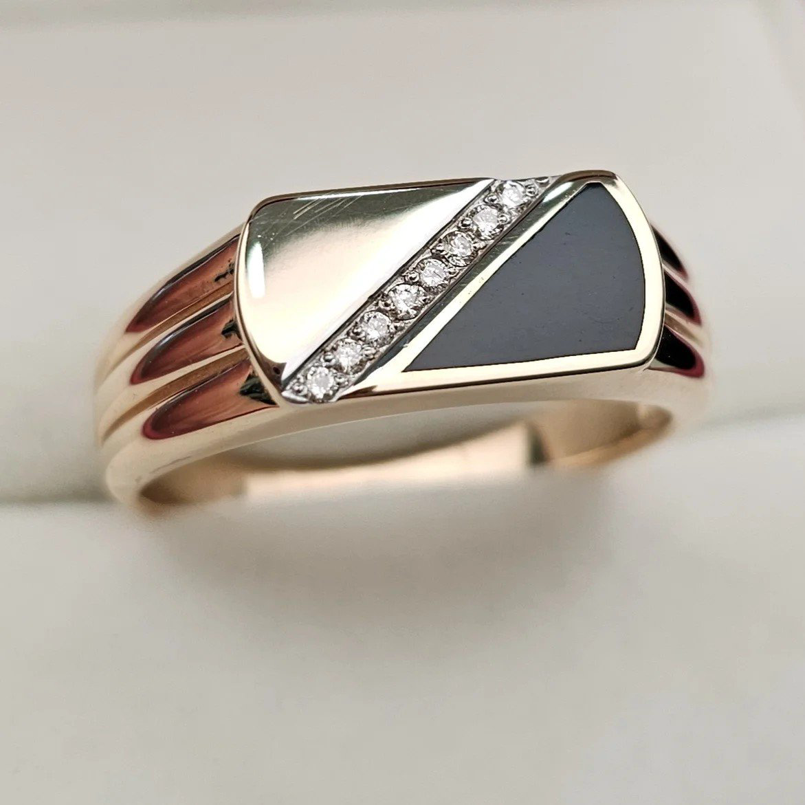 Мужская печатка Deimantas 108717964 21,5р 5,93гр 0,077ct. купить,NaN