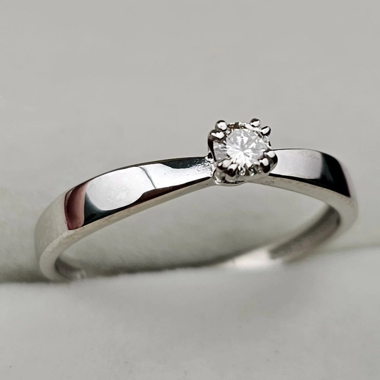 Кольцо Deimantas 108709296 16,5р 1,32гр 0,10ct. купить,NaN