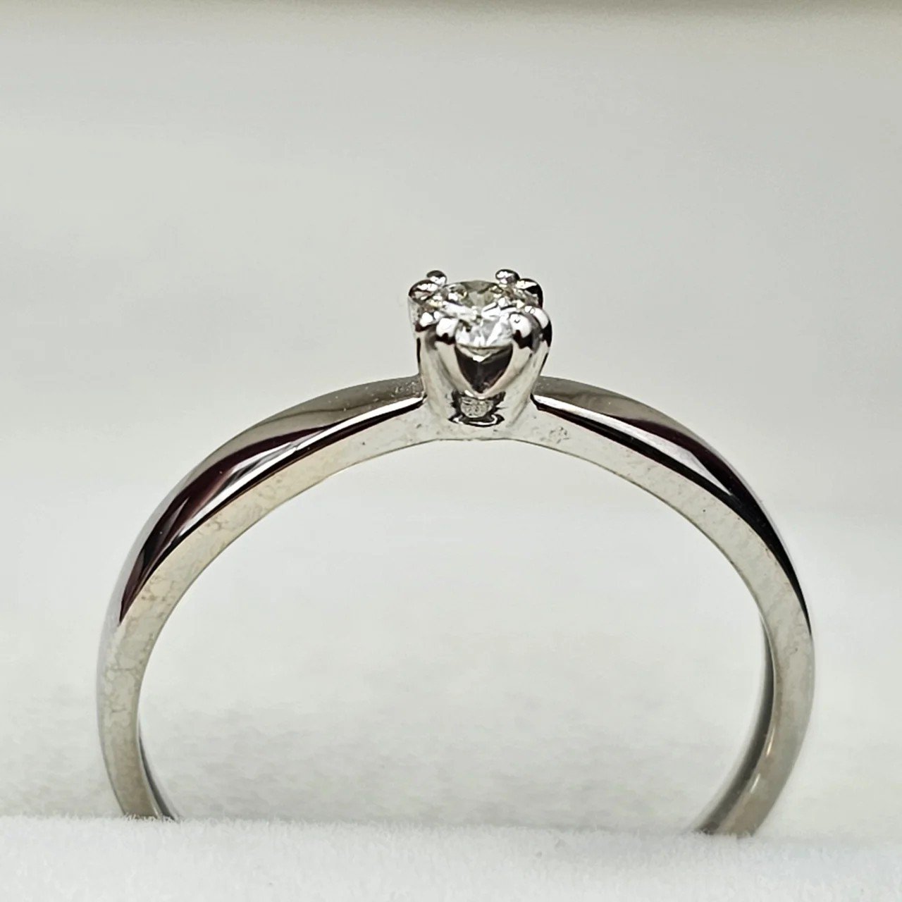 Кольцо Deimantas 108709296 16,5р 1,32гр 0,10ct. купить,NaN