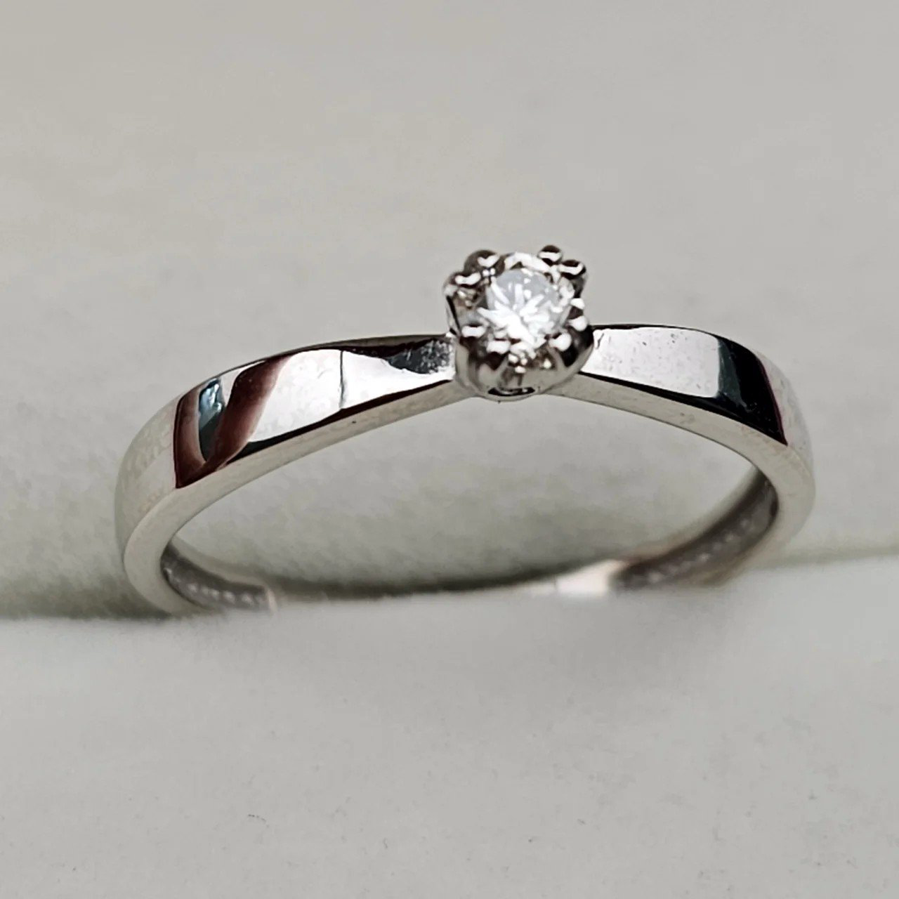 Кольцо Deimantas 108709296 16,5р 1,32гр 0,10ct. купить,NaN