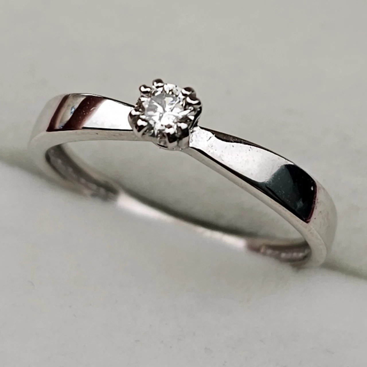 Кольцо Deimantas 108709321 16р 1,3гр 0,10ct. купить,NaN