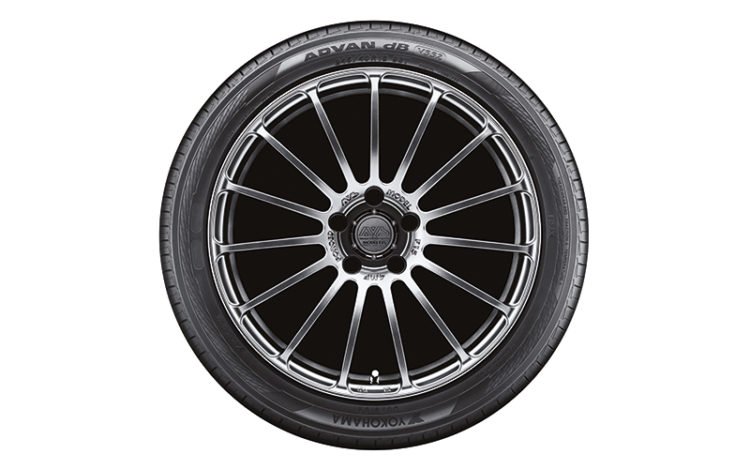 Шина Yokohama Advan dB V552 245/45 R19 98Y летняя