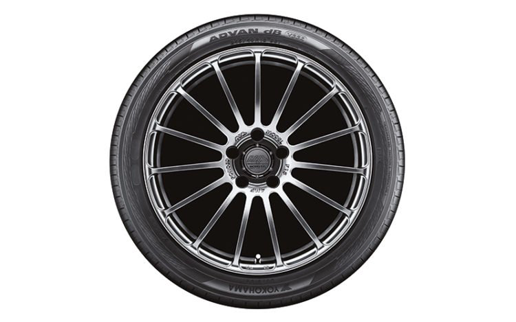 Шина Yokohama Advan dB V552 245/45 R19 98Y летняя