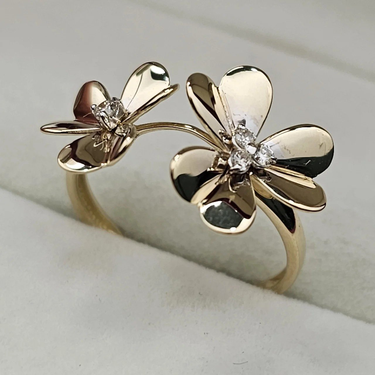 Кольцо Deimantas 108778981 16,5р 1,82гр 0,077ct. купить,NaN
