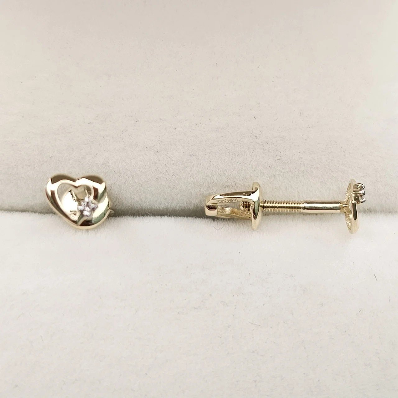 Серьги Deimantas 108826851 0,74гр 0,012ct. купить,NaN