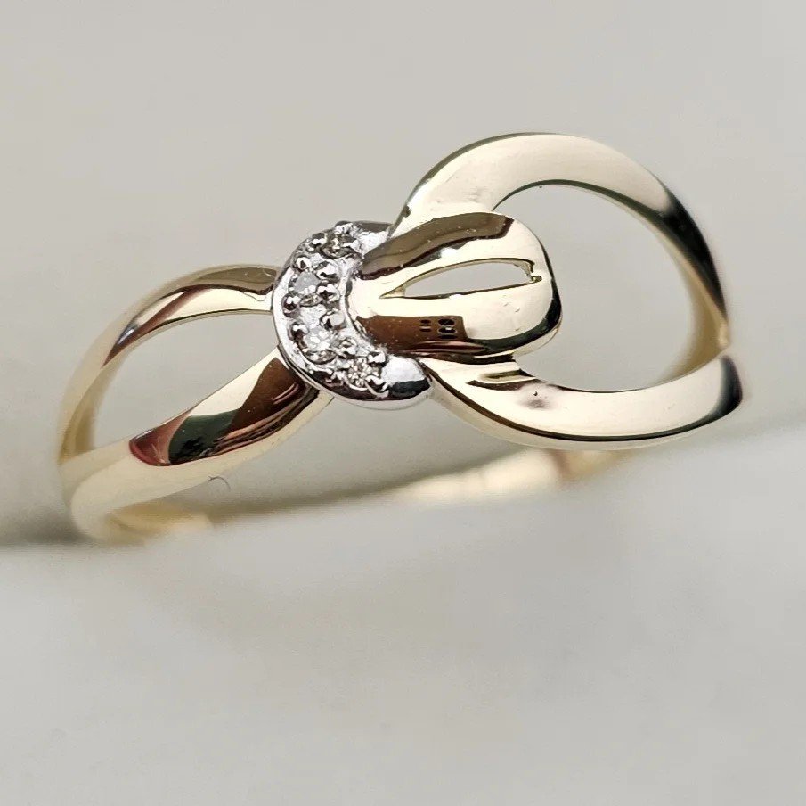 Кольцо Deimantas 108826777 18,5р 1,51гр 0,02ct. купить,NaN