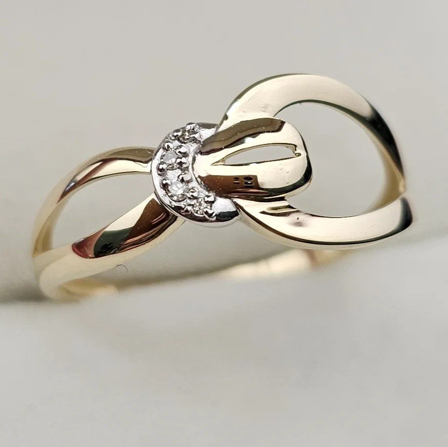 Кольцо Deimantas 108826777 18,5р 1,51гр 0,02ct. купить,NaN
