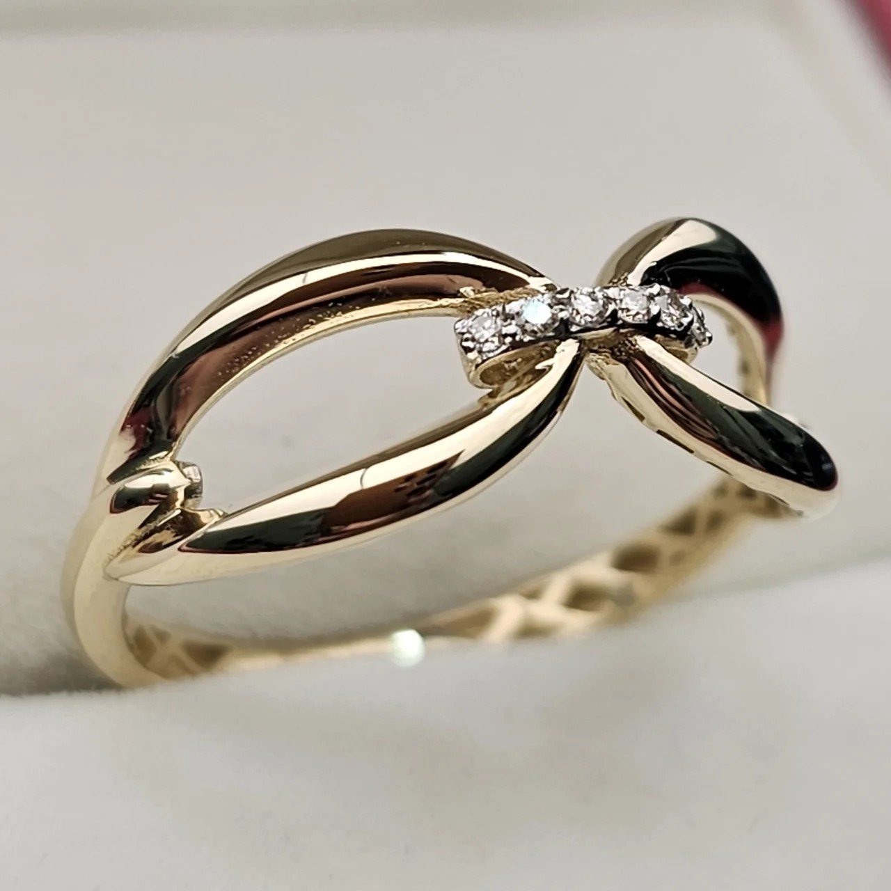 Кольцо Deimantas 108800632 18,5р 1,63гр 0,024ct. купить,NaN