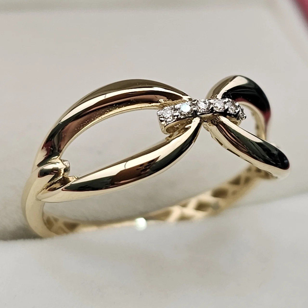 Кольцо Deimantas 108800632 18,5р 1,63гр 0,024ct. купить,NaN