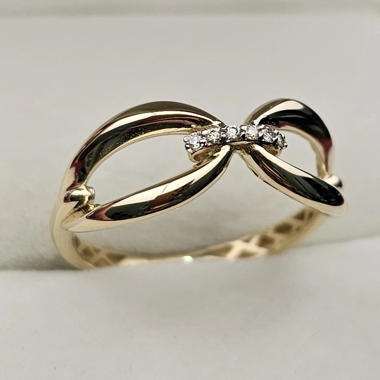 Кольцо Deimantas 108800632 18,5р 1,63гр 0,024ct. купить,NaN