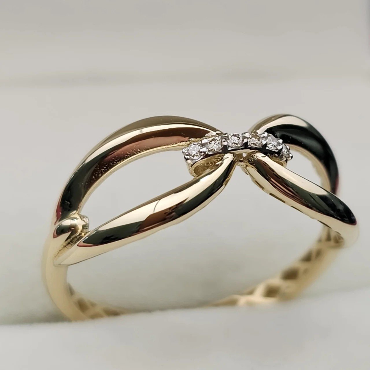 Кольцо Deimantas 108800632 18,5р 1,63гр 0,024ct. купить,NaN