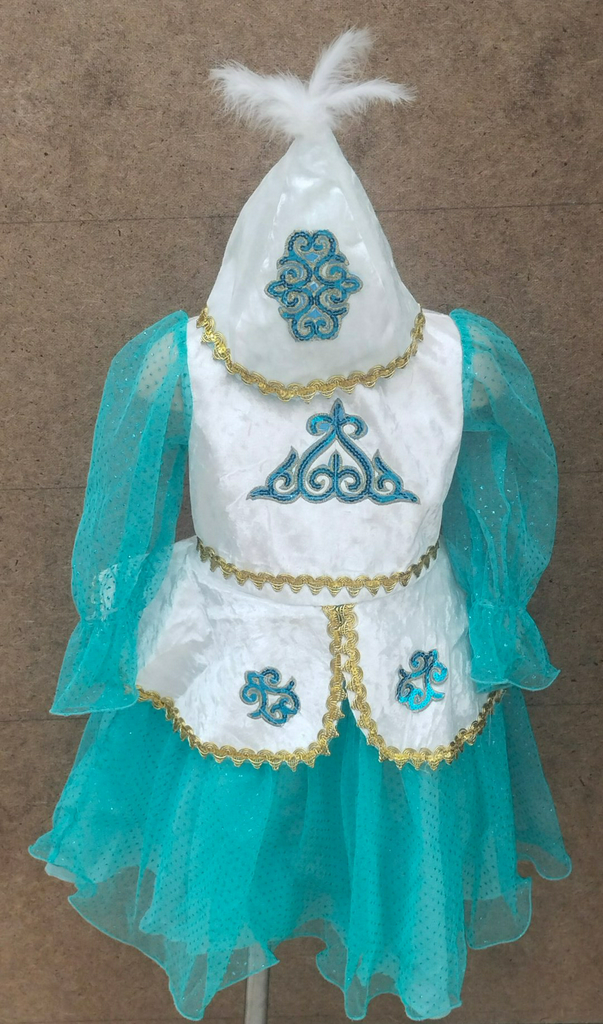 Национальный костюм белый, бирюзовый
