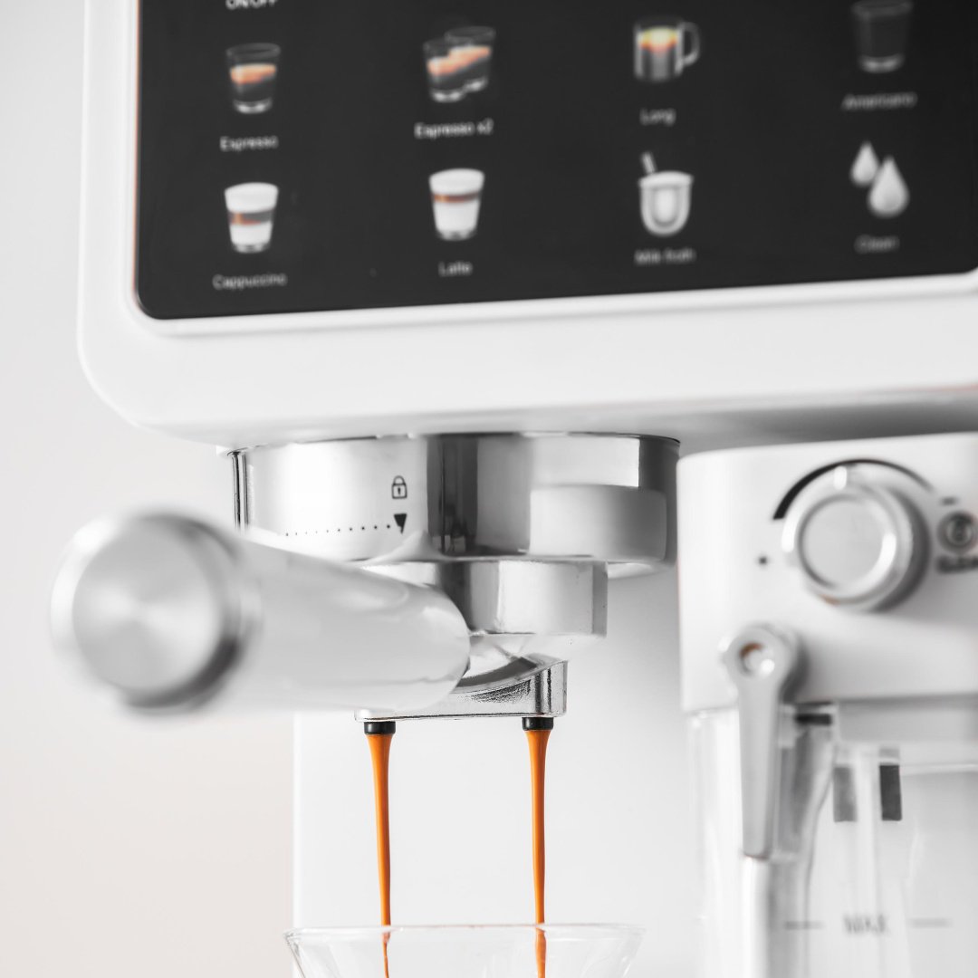 Кофемашина White Wave CM5600 белый