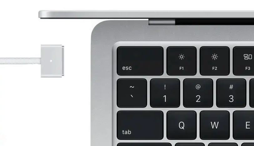 Ноутбук Apple MacBook Air 13 2025 M4 MW0W3RU/A 256Gb Silver купить,NaN