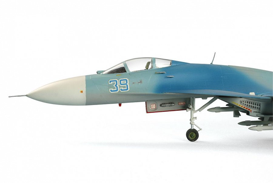 Советский истребитель Звезда Су-27 купить,NaN
