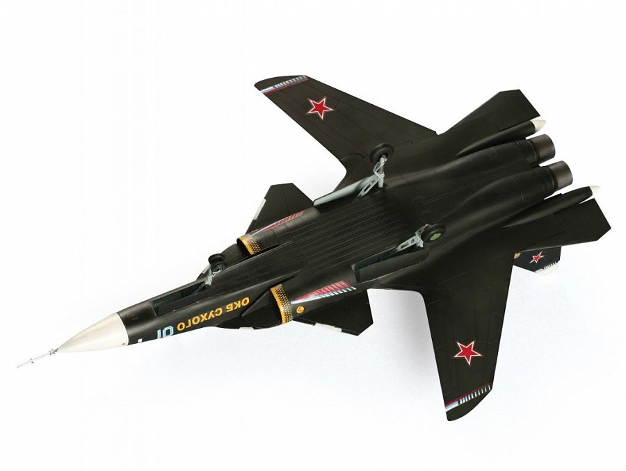 Российский истребитель пятого поколения Звезда Беркут Су-47  купить,NaN