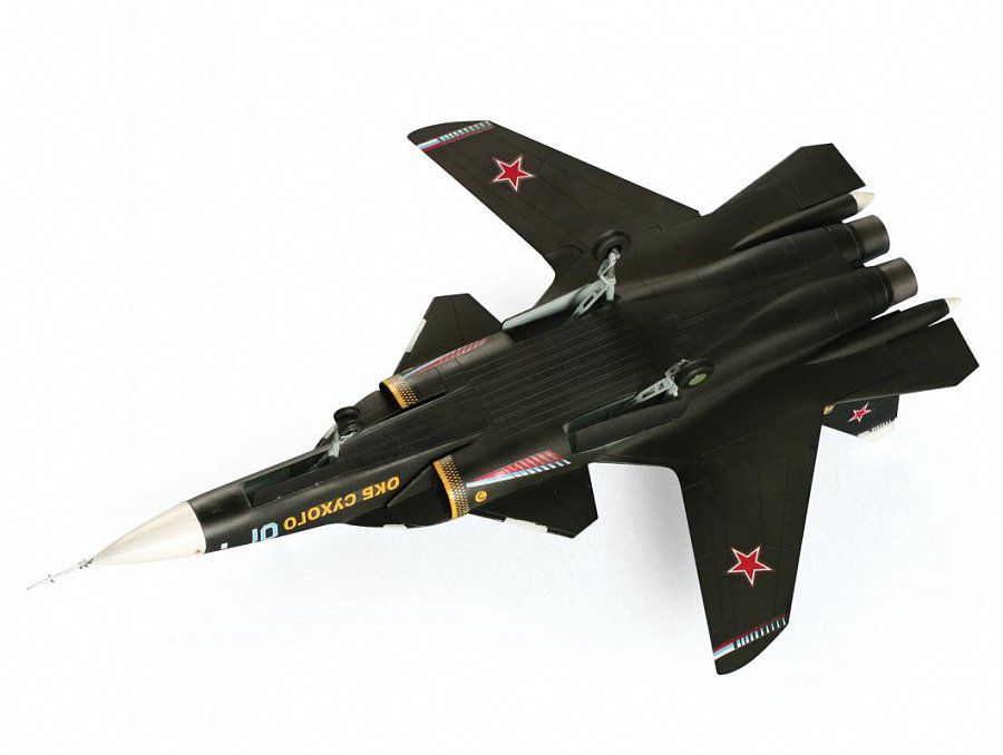Российский истребитель пятого поколения Звезда Беркут Су-47  купить,NaN