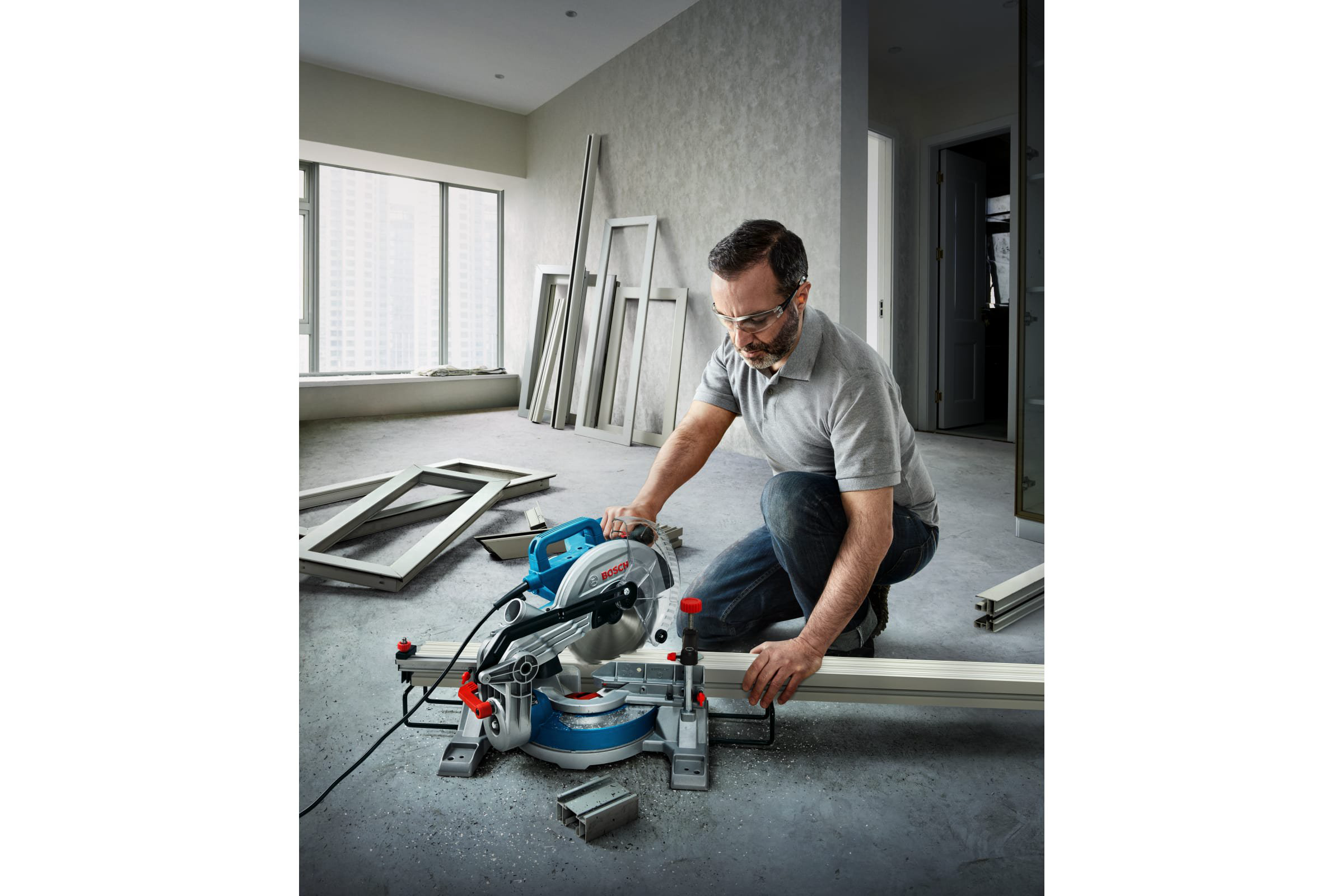Торцовочная пила Bosch GCM 216 0601B33000 купить,122320