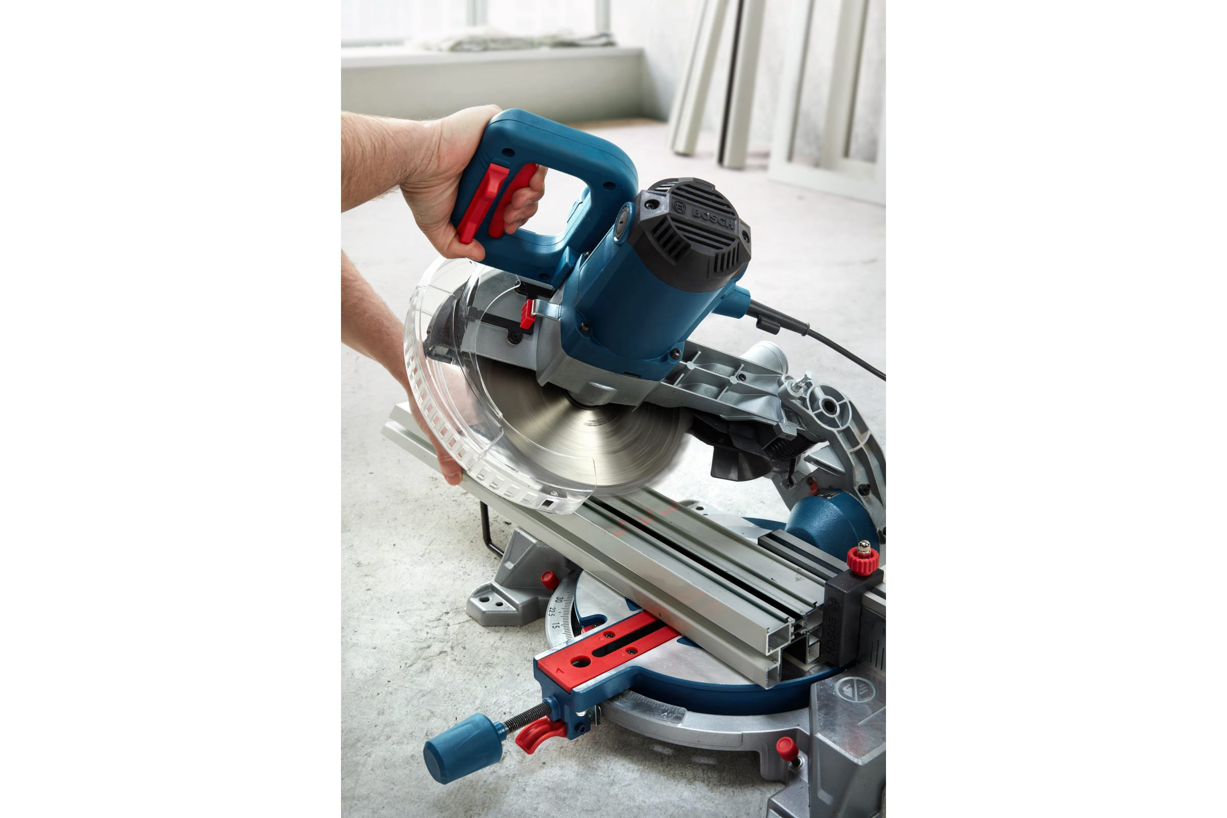 Торцовочная пила Bosch GCM 216 0601B33000 купить,122320