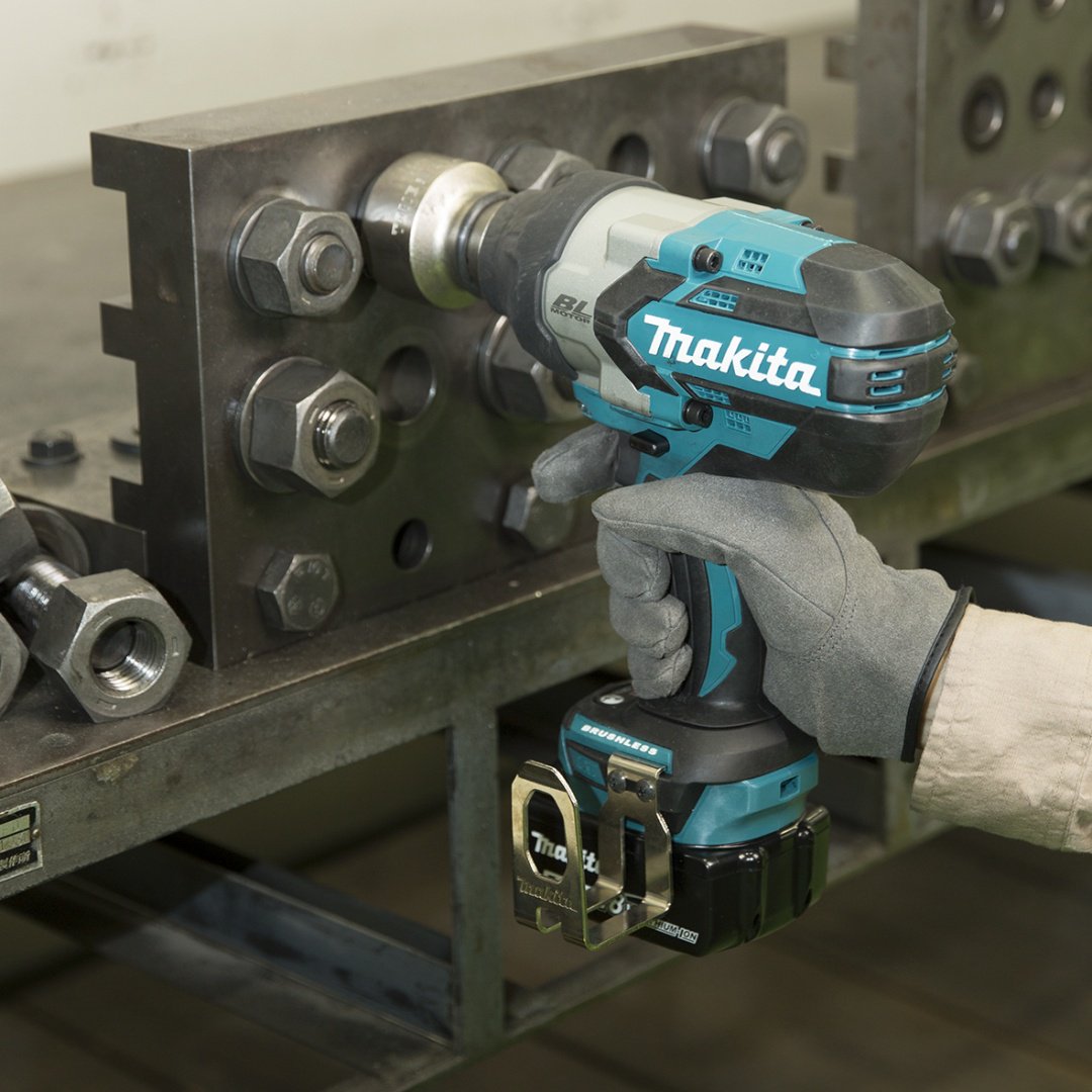 Makita гайковерт DTW1001Z