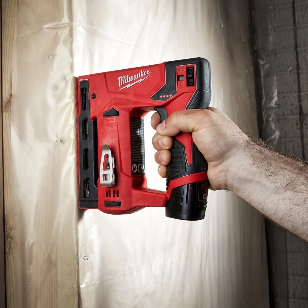 Строительный степлер Milwaukee M12 BST-202X (4933459635)