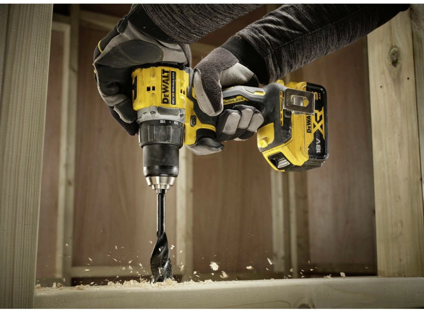 DeWALT дрель-шуруповерт DCD794NT-XJ купить,101030